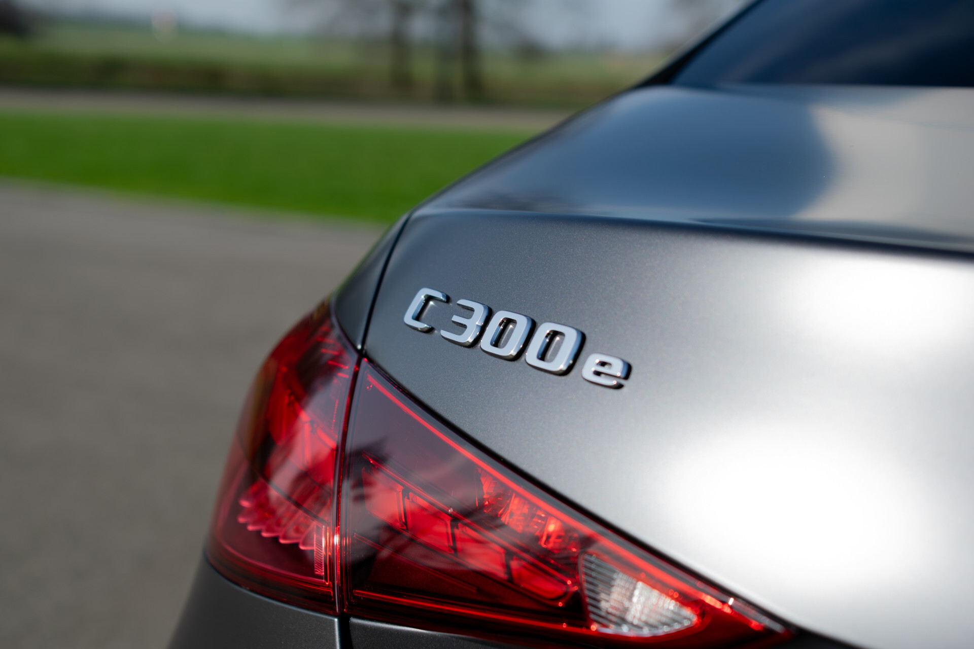 Mercedes-Benz C-Klasse 300 e AMG Magno | Nappa | Night | Rij-assistentie Plus | Keyless-Go | Stoelkoeling | Pano | 360° | Burmester | 19'' Foto 47
