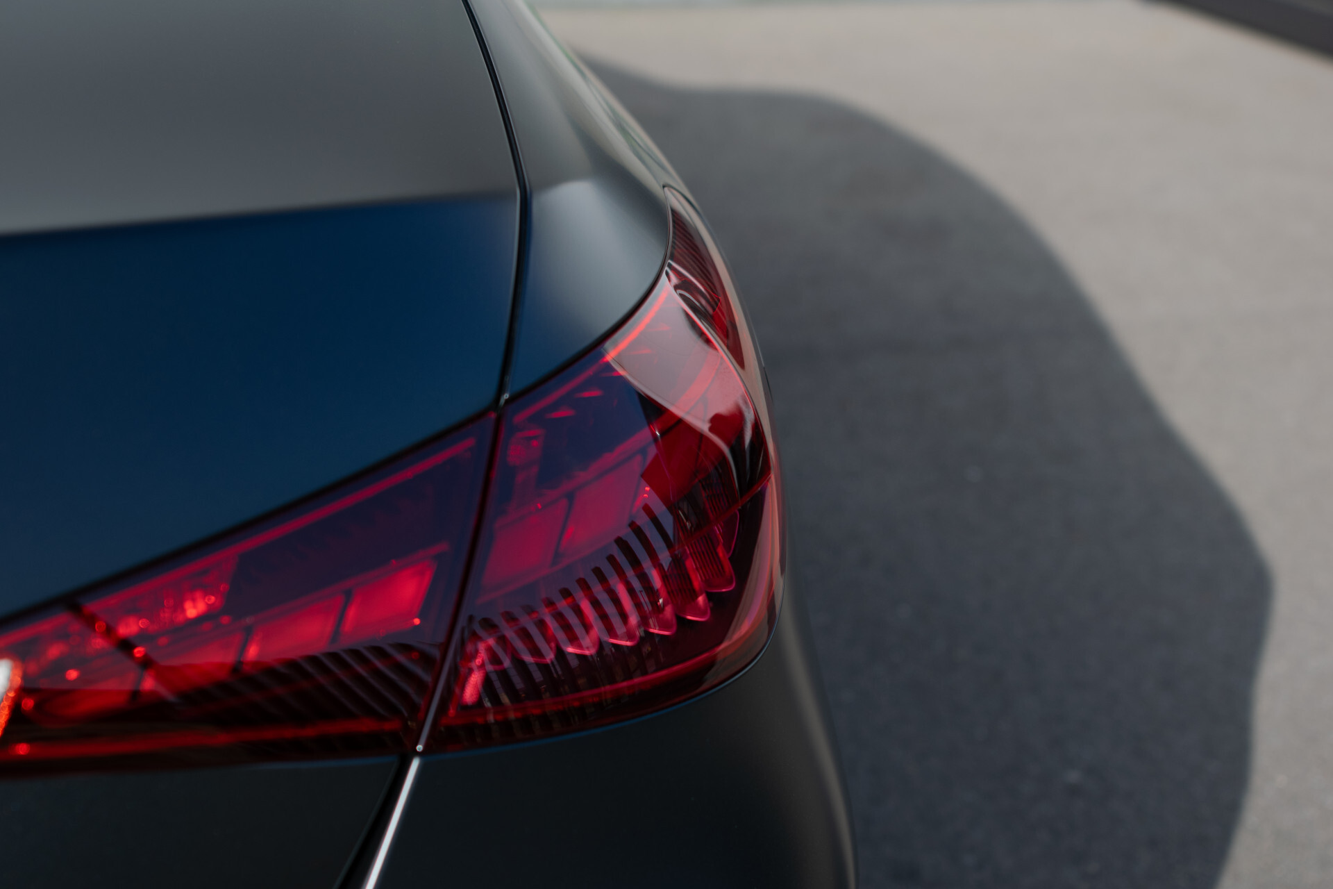 Mercedes-Benz C-Klasse 300 e AMG Magno | Nappa | Night | Rij-assistentie Plus | Keyless-Go | Stoelkoeling | Pano | 360° | Burmester | 19'' Foto 48