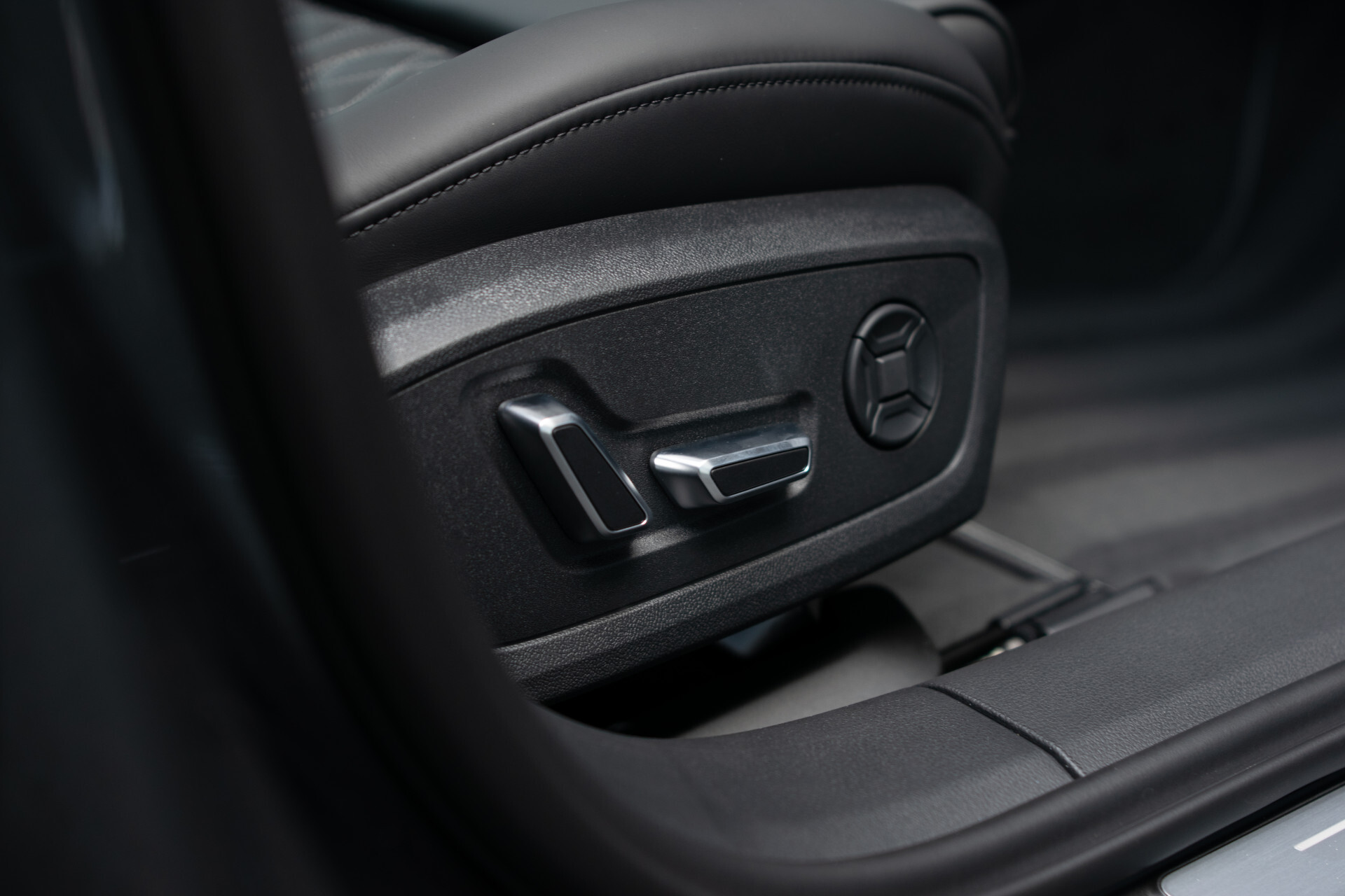 Audi A6 Avant 55 TFSI e quattro Pro Line S Competition B&O | Sportstoelen+ | Comfortsleutel | HUD | Fijnnappa | 21" | Zwart optiek Foto 16