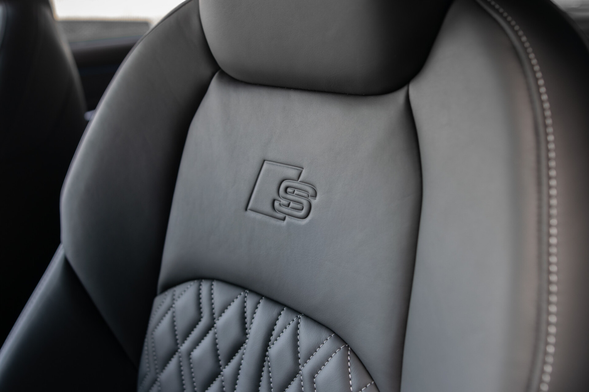 Audi A6 Avant 55 TFSI e quattro Pro Line S Competition B&O | Sportstoelen+ | Comfortsleutel | HUD | Fijnnappa | 21" | Zwart optiek Foto 35