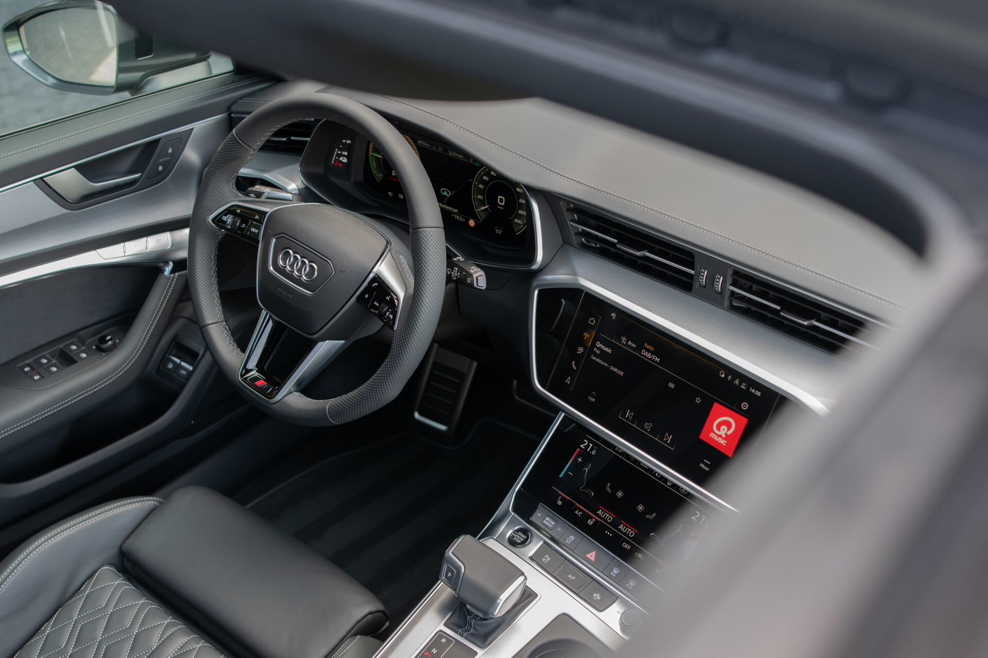 Audi A6 Avant 55 TFSI e quattro Pro Line S Competition B&O | Sportstoelen+ | Comfortsleutel | HUD | Fijnnappa | 21" | Zwart optiek Foto 37