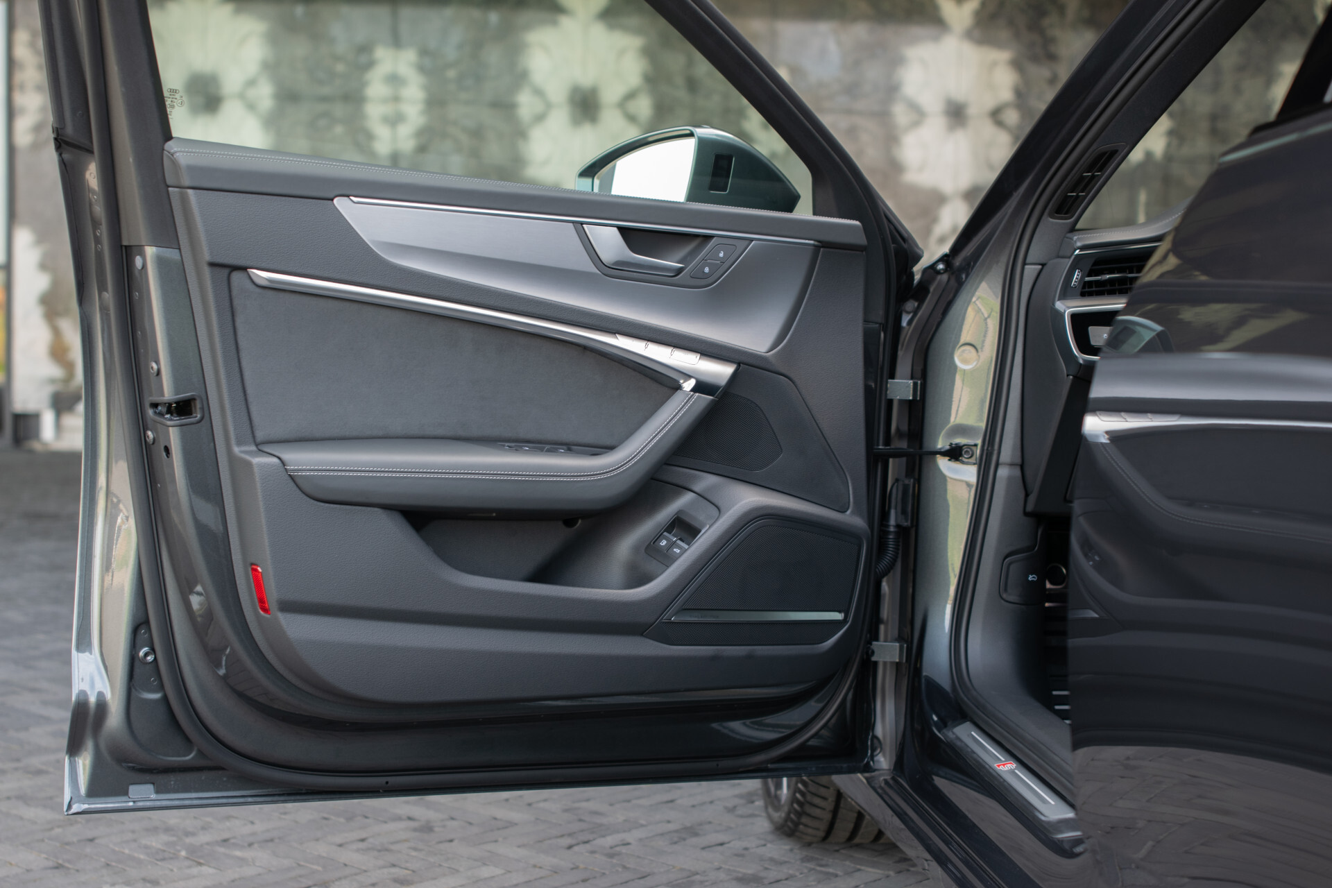 Audi A6 Avant 55 TFSI e quattro Pro Line S Competition B&O | Sportstoelen+ | Comfortsleutel | HUD | Fijnnappa | 21" | Zwart optiek Foto 7