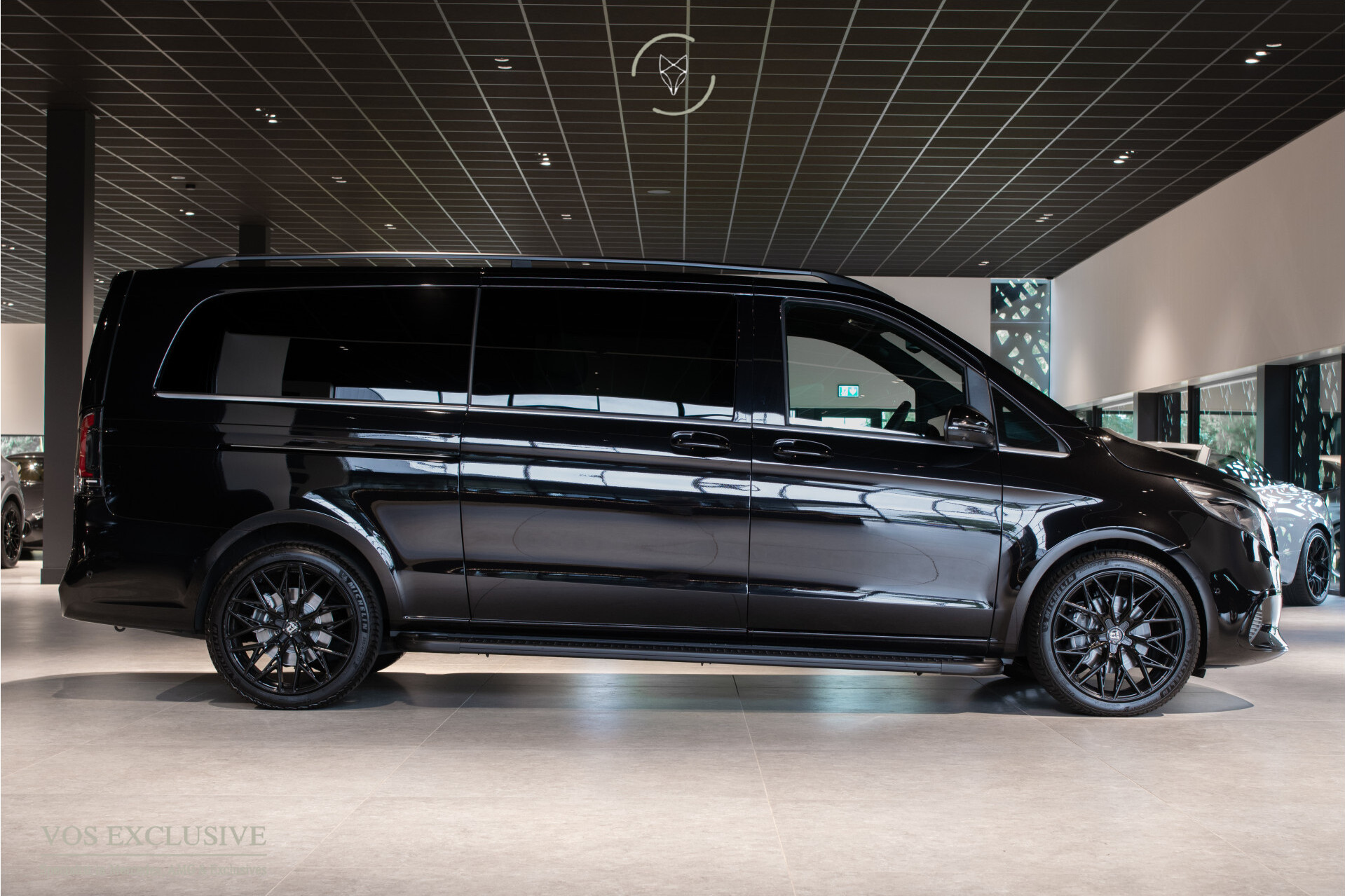 Mercedes-Benz V-Klasse 300 d Extra Lang DC Avantgarde NW MODEL | 20'' Concave | Aerodynamica | MBUX | 360° | ACC | Multibeam | 3x elec deuren | Sidesteps Foto 3