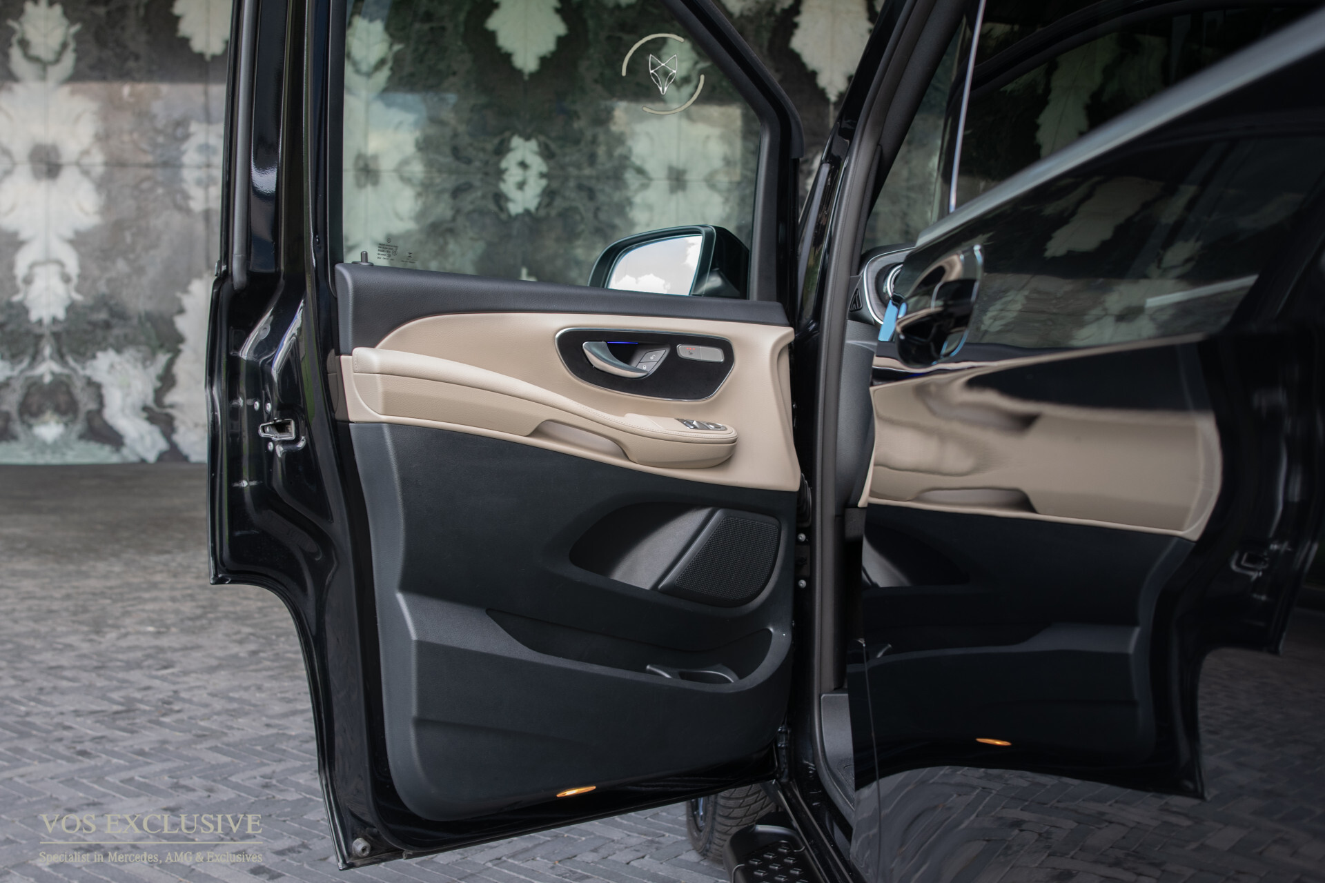 Mercedes-Benz V-Klasse 300 d Extra Lang DC Avantgarde NW MODEL | 20'' Concave | Aerodynamica | MBUX | 360° | ACC | Multibeam | 3x elec deuren | Sidesteps Foto 7