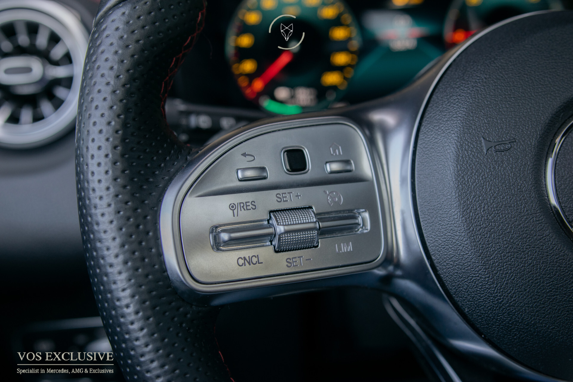 Mercedes-Benz EQB 300 4MATIC AMG 67 kWh 7-persoons | Night | Keyless | SOH 97,9% | Verw-stln | Cruise | 360° | Panorama | HUD | Sfeer | Nieuwprijs €74.626 Foto 17