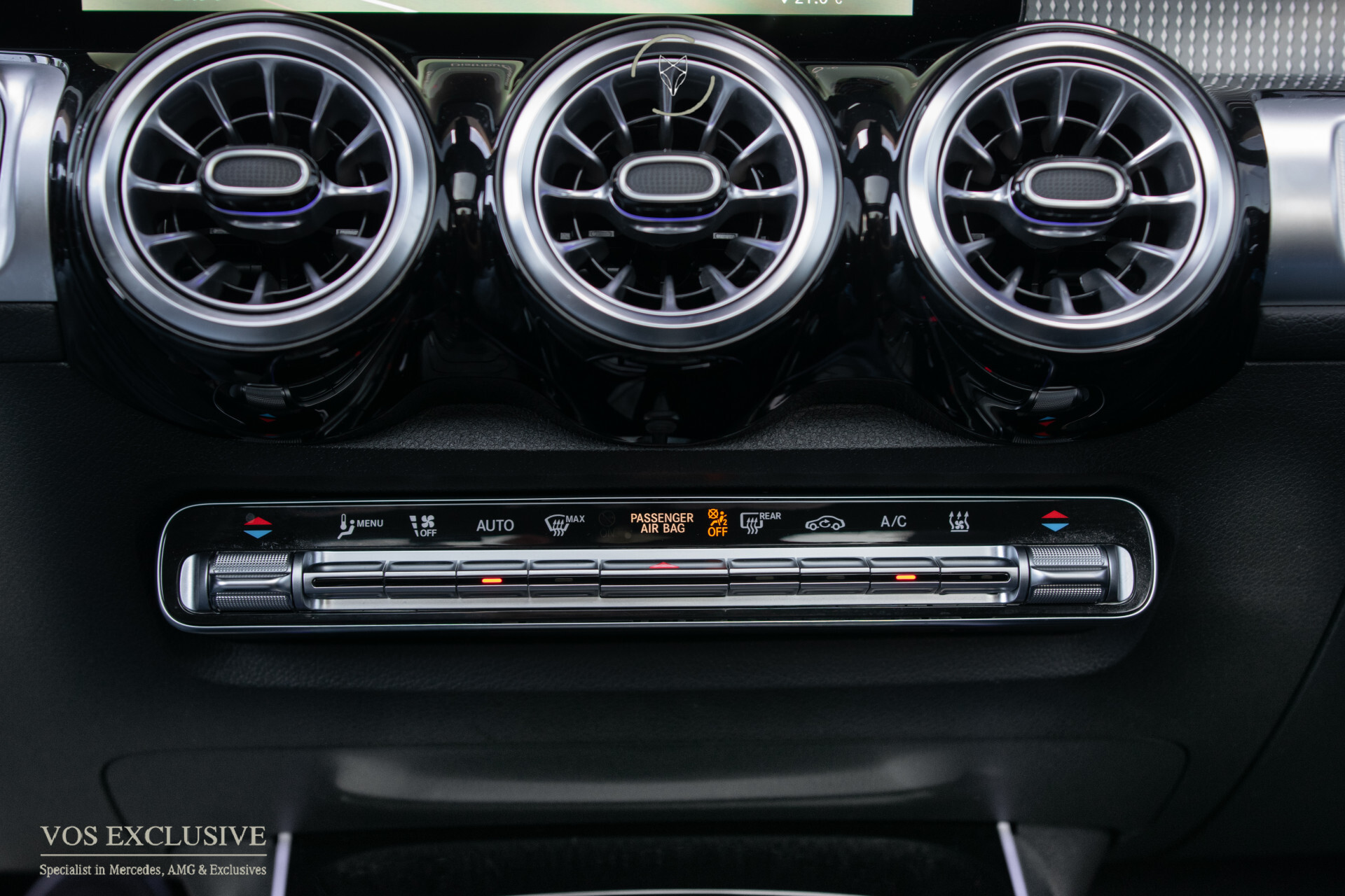 Mercedes-Benz EQB 300 4MATIC AMG 67 kWh 7-persoons | Night | Keyless | SOH 97,9% | Verw-stln | Cruise | 360° | Panorama | HUD | Sfeer | Nieuwprijs €74.626 Foto 18