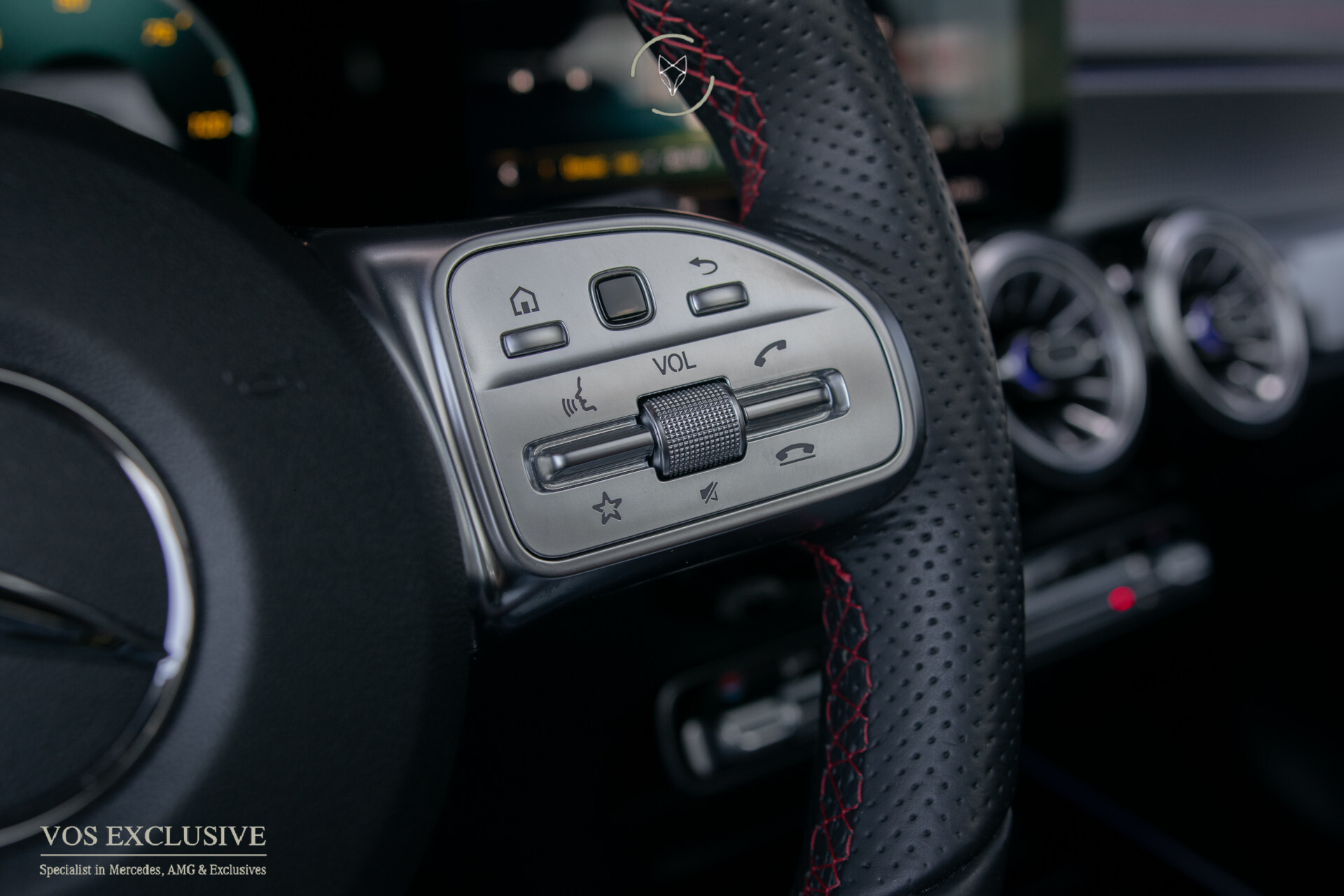 Mercedes-Benz EQB 300 4MATIC AMG 67 kWh 7-persoons | Night | Keyless | SOH 97,9% | Verw-stln | Cruise | 360° | Panorama | HUD | Sfeer | Nieuwprijs €74.626 Foto 19
