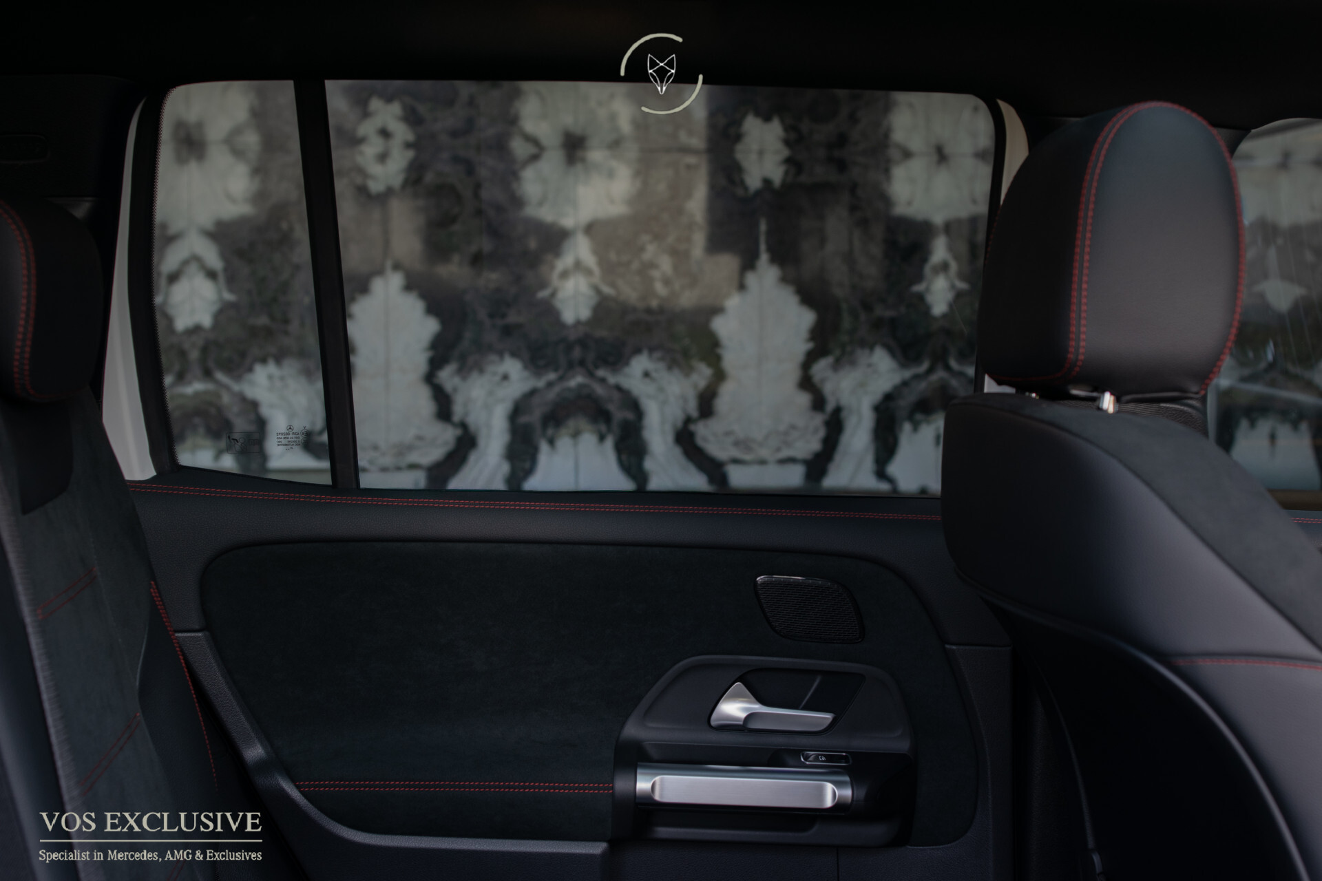 Mercedes-Benz EQB 300 4MATIC AMG 67 kWh 7-persoons | Night | Keyless | SOH 97,9% | Verw-stln | Cruise | 360° | Panorama | HUD | Sfeer | Nieuwprijs €74.626 Foto 34