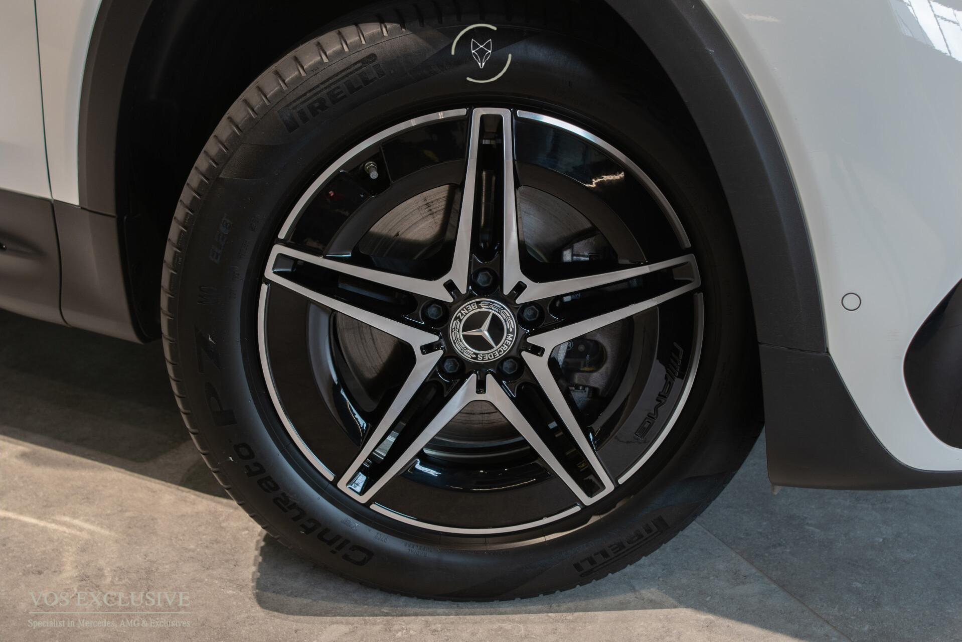 Mercedes-Benz EQB 300 4MATIC AMG 67 kWh 7-persoons | Night | Keyless | SOH 97,9% | Verw-stln | Cruise | 360° | Panorama | HUD | Sfeer | Nieuwprijs €74.626 Foto 64