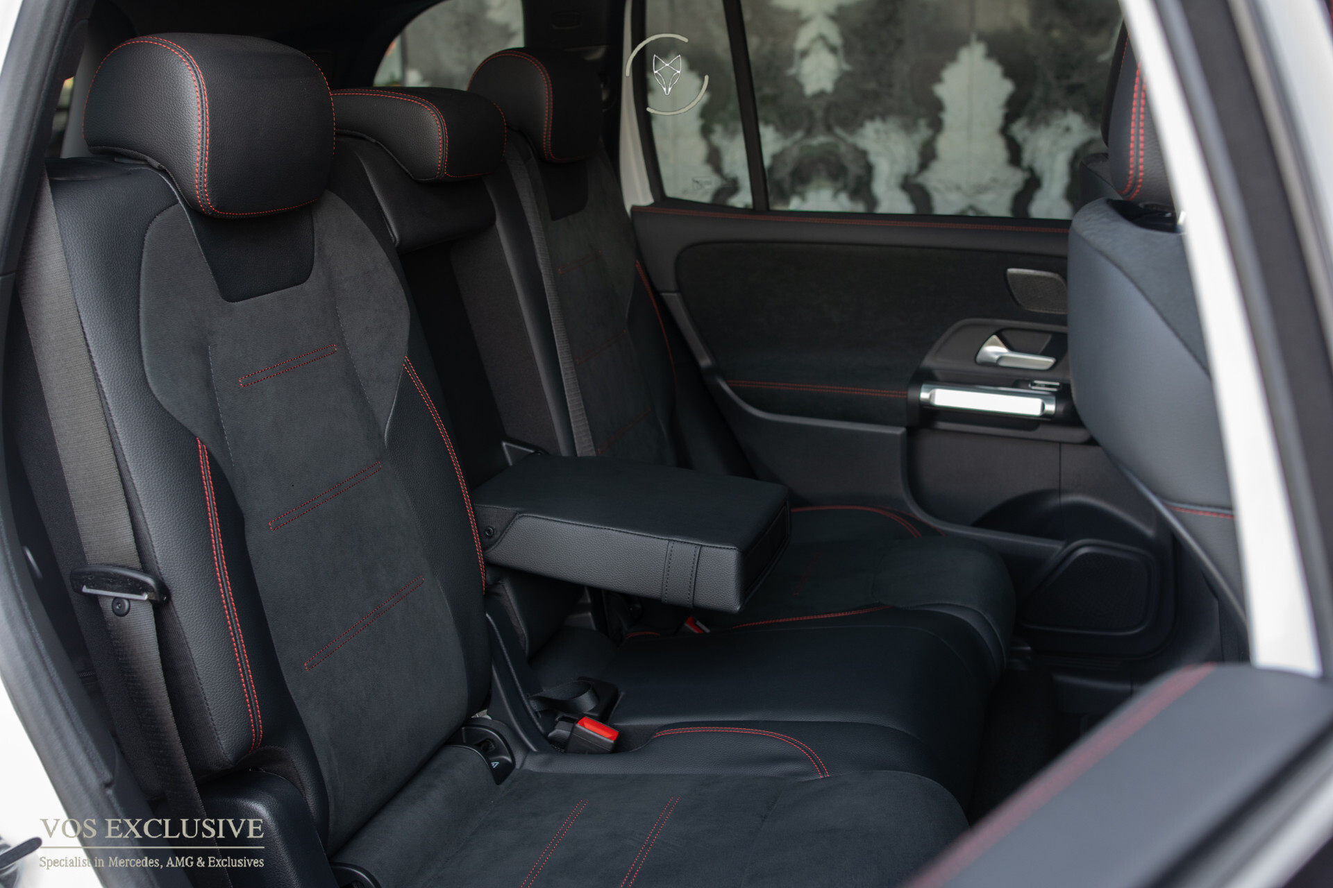 Mercedes-Benz EQB 300 4MATIC AMG 67 kWh 7-persoons | Night | Keyless | SOH 97,9% | Verw-stln | Cruise | 360° | Panorama | HUD | Sfeer | Nieuwprijs €74.626 Foto 8