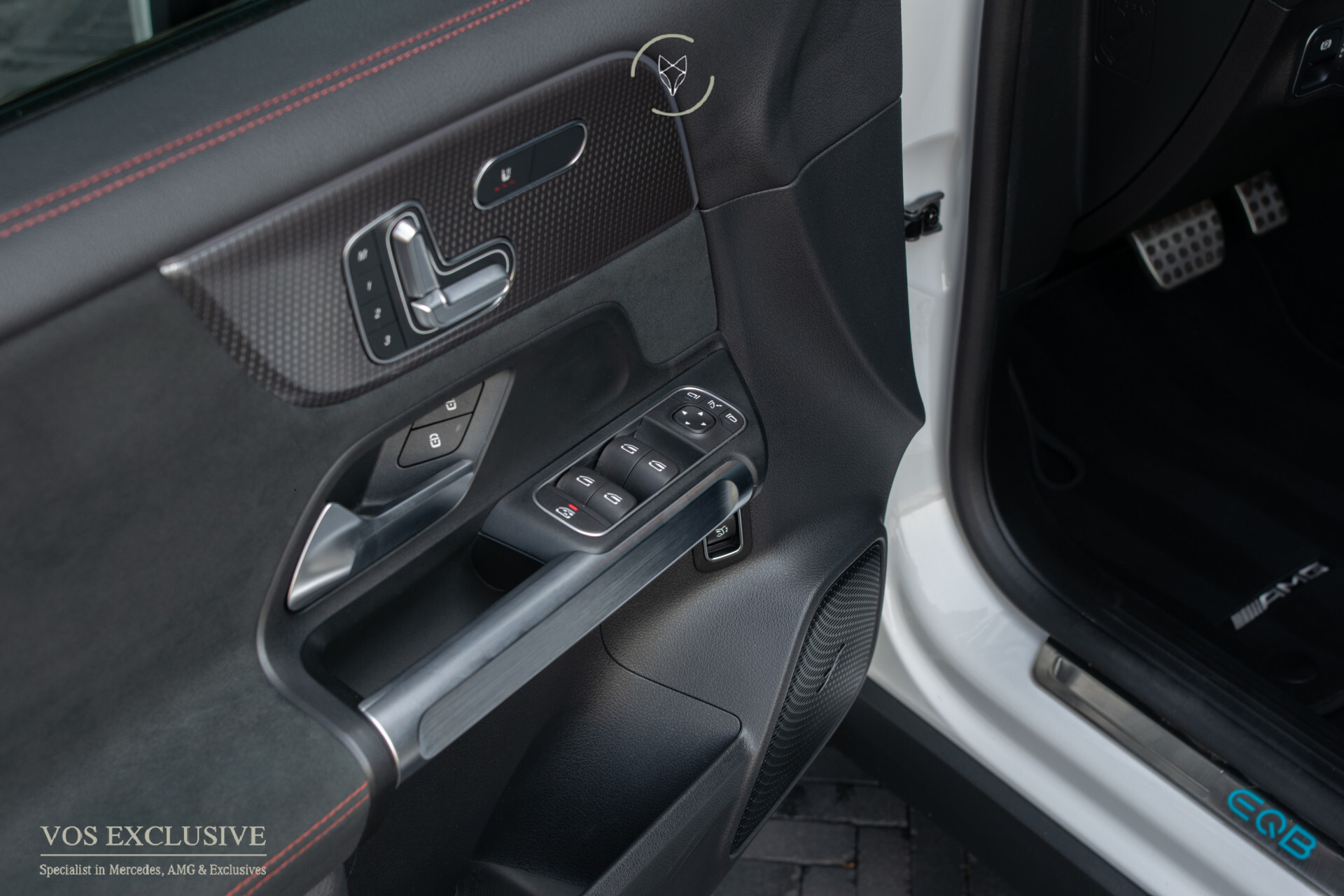 Mercedes-Benz EQB 300 4MATIC AMG 67 kWh 7-persoons | Night | Keyless | SOH 97,9% | Verw-stln | Cruise | 360° | Panorama | HUD | Sfeer | Nieuwprijs €74.626 Foto 9