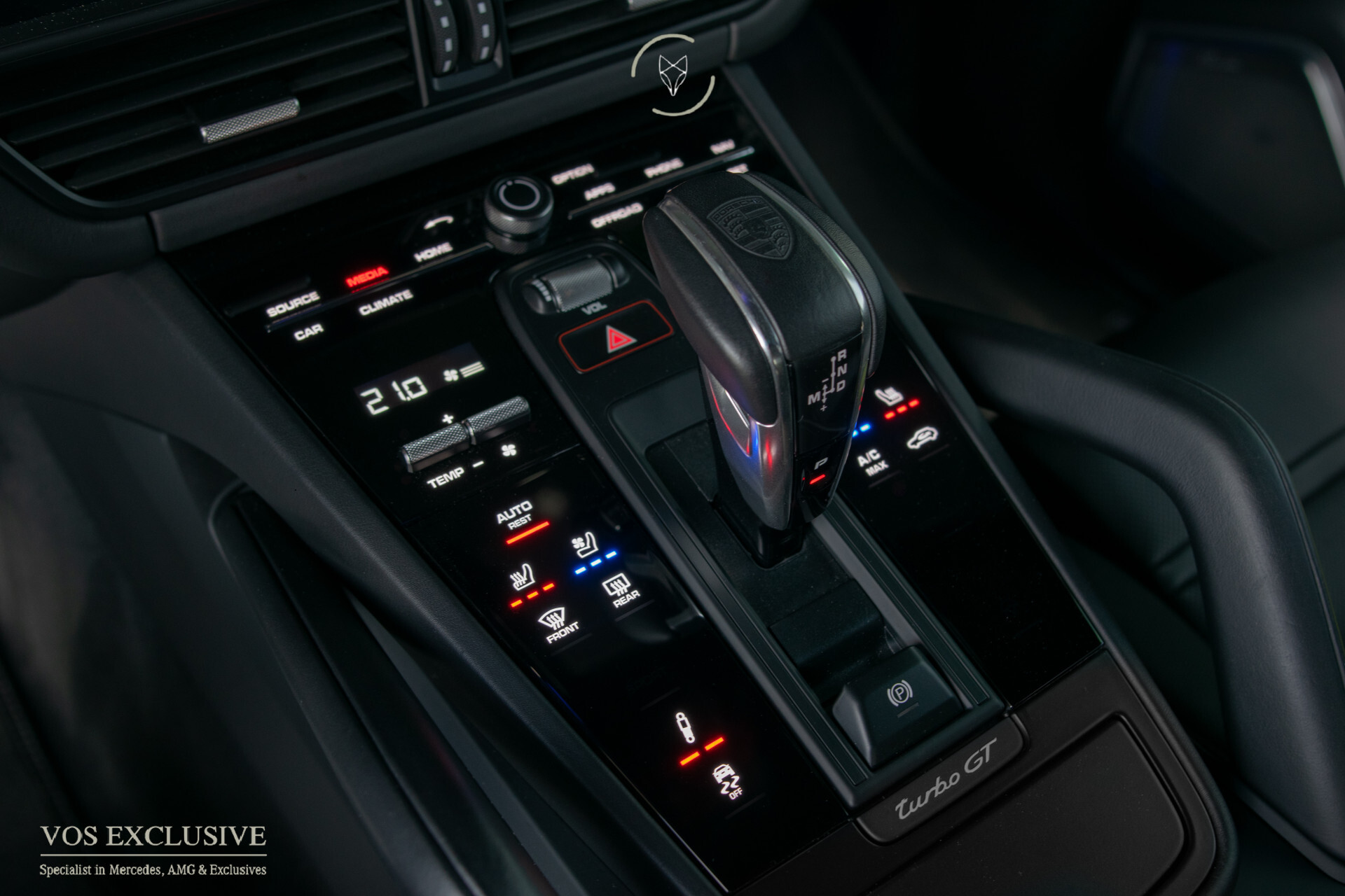 Porsche Cayenne Coupé 4.0 Turbo GT Carbon | Manufaktur | Ceramic | Burmester 3D | Stoelventilatie | 18-voudig | Innodrive | Softclose | 360° | Keyless | HUD | Approved t/m Foto 17