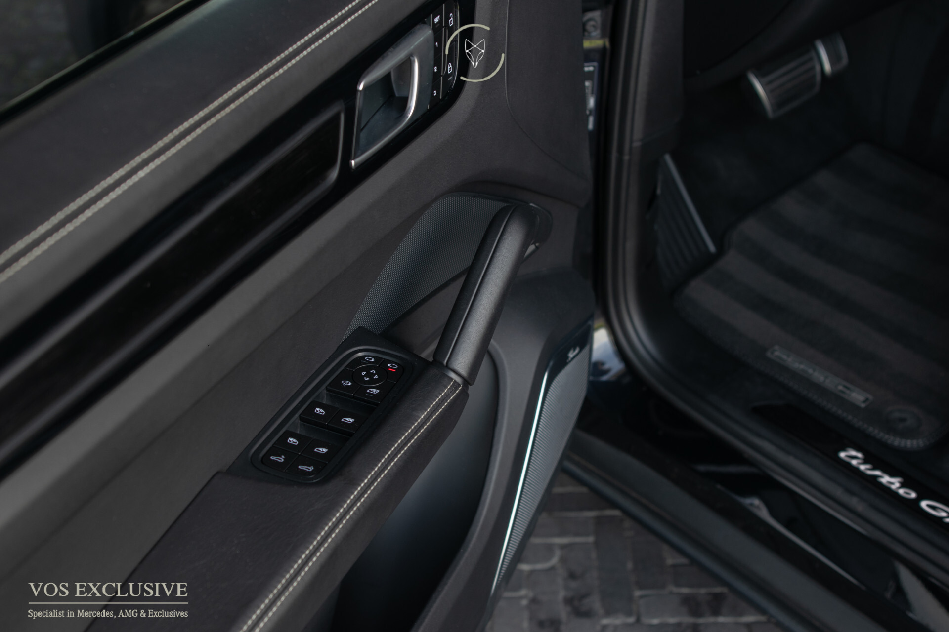 Porsche Cayenne Coupé 4.0 Turbo GT Carbon | Manufaktur | Ceramic | Burmester 3D | Stoelventilatie | 18-voudig | Innodrive | Softclose | 360° | Keyless | HUD | Approved t/m Foto 9