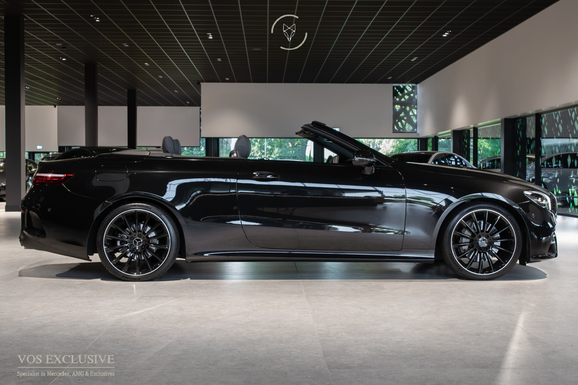 Mercedes-Benz E-Klasse Cabriolet 200 AMG 53 styling | Night | 20" | Facelift | Widescreen | Airscarf | Camera | LED | Sfeerverlichting Foto 10