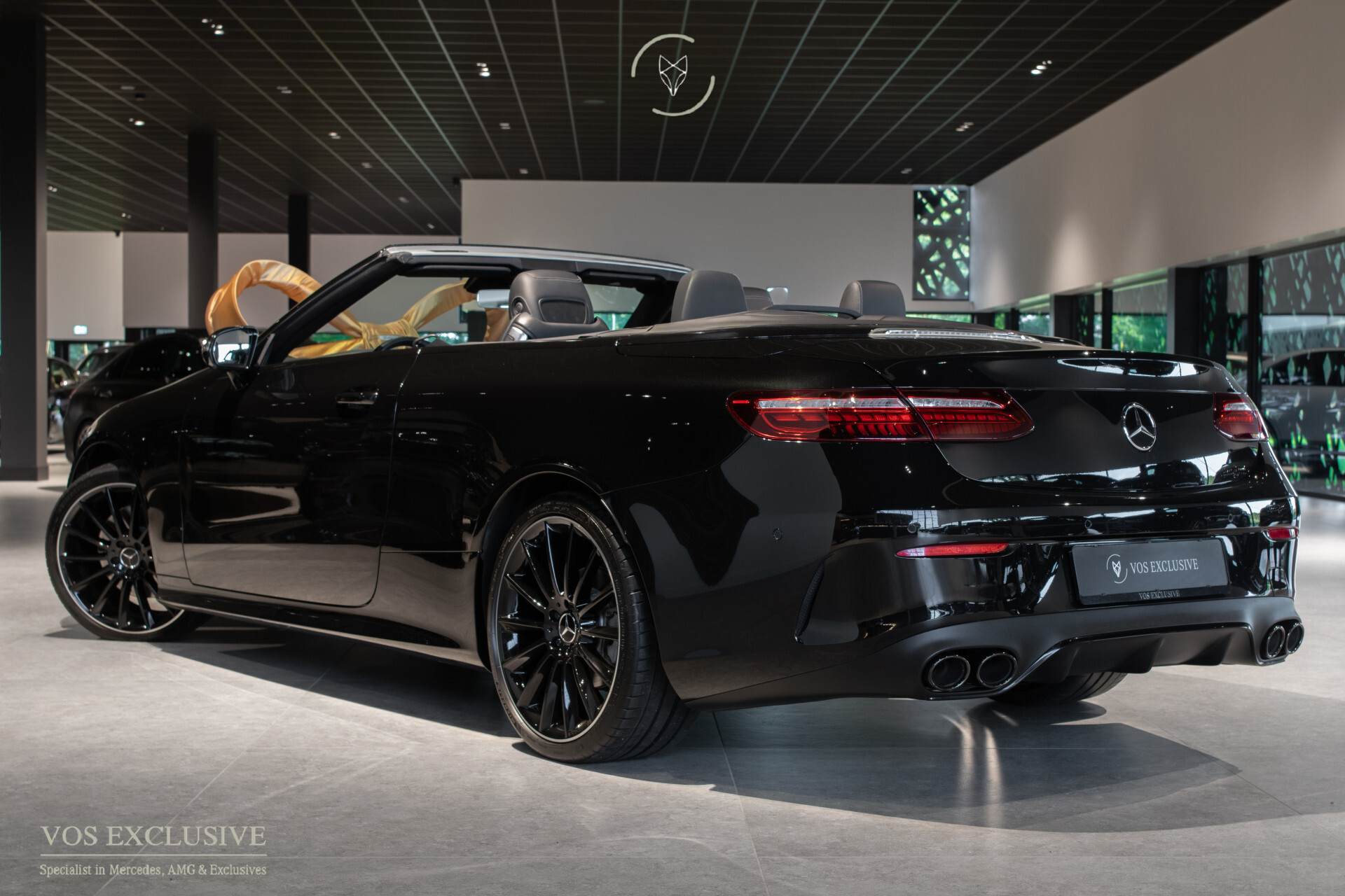 Mercedes-Benz E-Klasse Cabriolet 200 AMG 53 styling | Night | 20" | Facelift | Widescreen | Airscarf | Camera | LED | Sfeerverlichting Foto 3