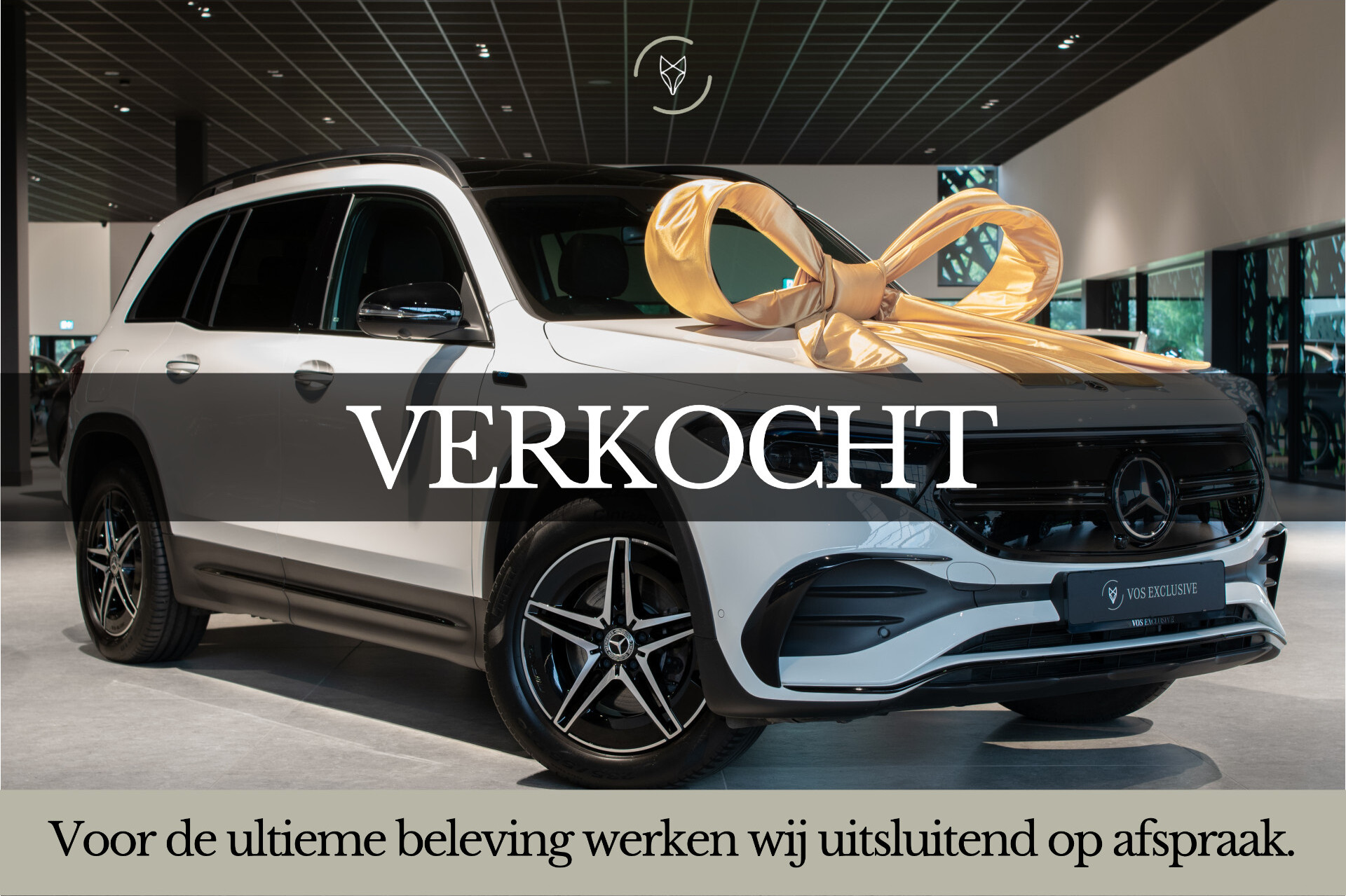 Mercedes-Benz EQB 300 4MATIC AMG 67 kWh 7-persoons | Night | Keyless | SOH 98% | Verw-stln | Cruise | 360° | Panorama | HUD | Sfeer | Nieuwprijs €75.824 Foto 1