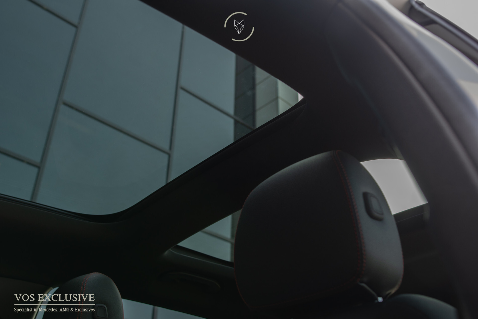 Mercedes-Benz EQB 300 4MATIC AMG 67 kWh 7-persoons | Night | Keyless | SOH 98% | Verw-stln | Cruise | 360° | Panorama | HUD | Sfeer | Nieuwprijs €75.824 Foto 32