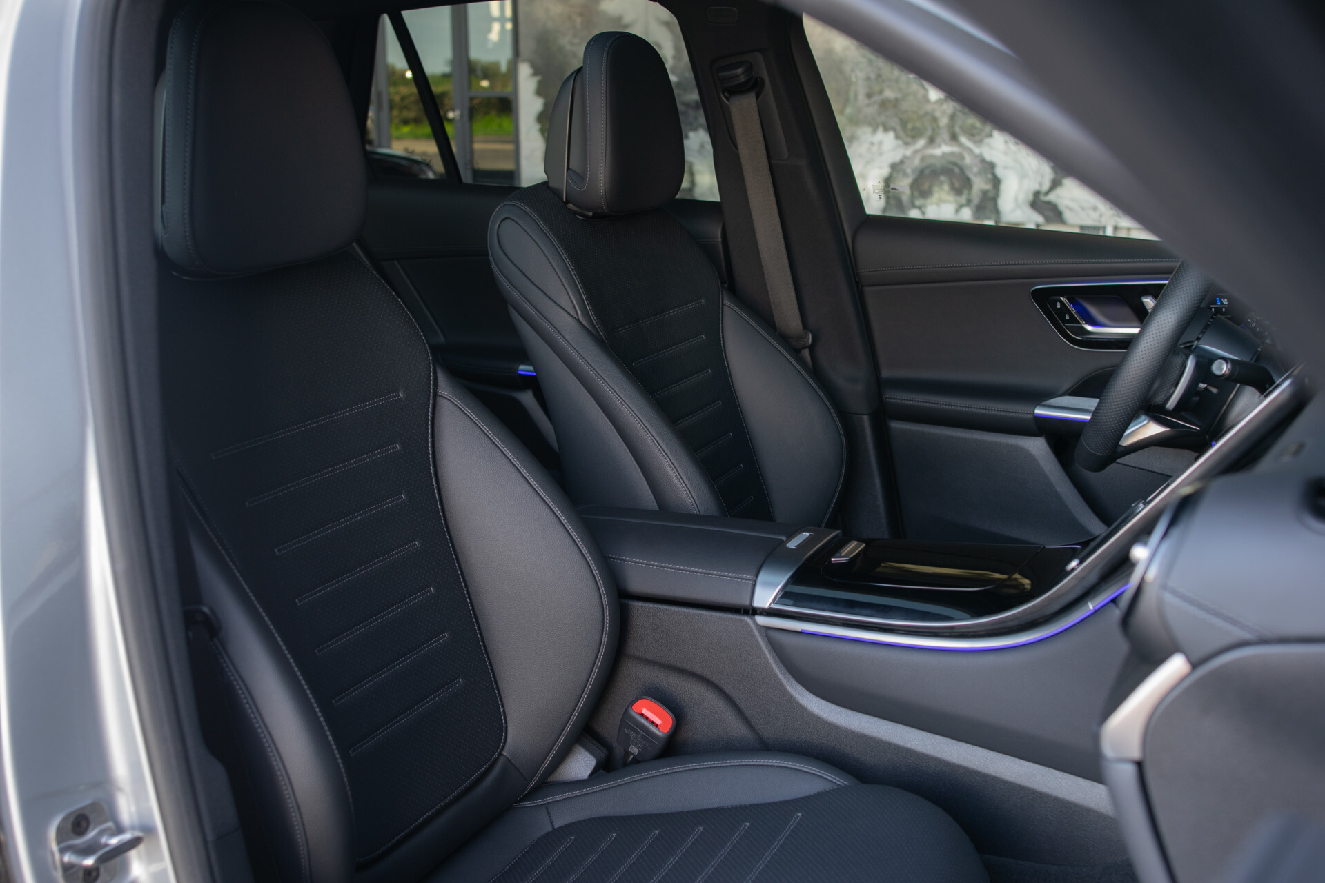 Mercedes-Benz GLC 400e 4M Edition AMG Luchtvering | Achterasbesturing | Rijassistentie Plus | Night | Stoelkoeling | Digital Light | Burmester 3D | Pano | Keyless Foto 10