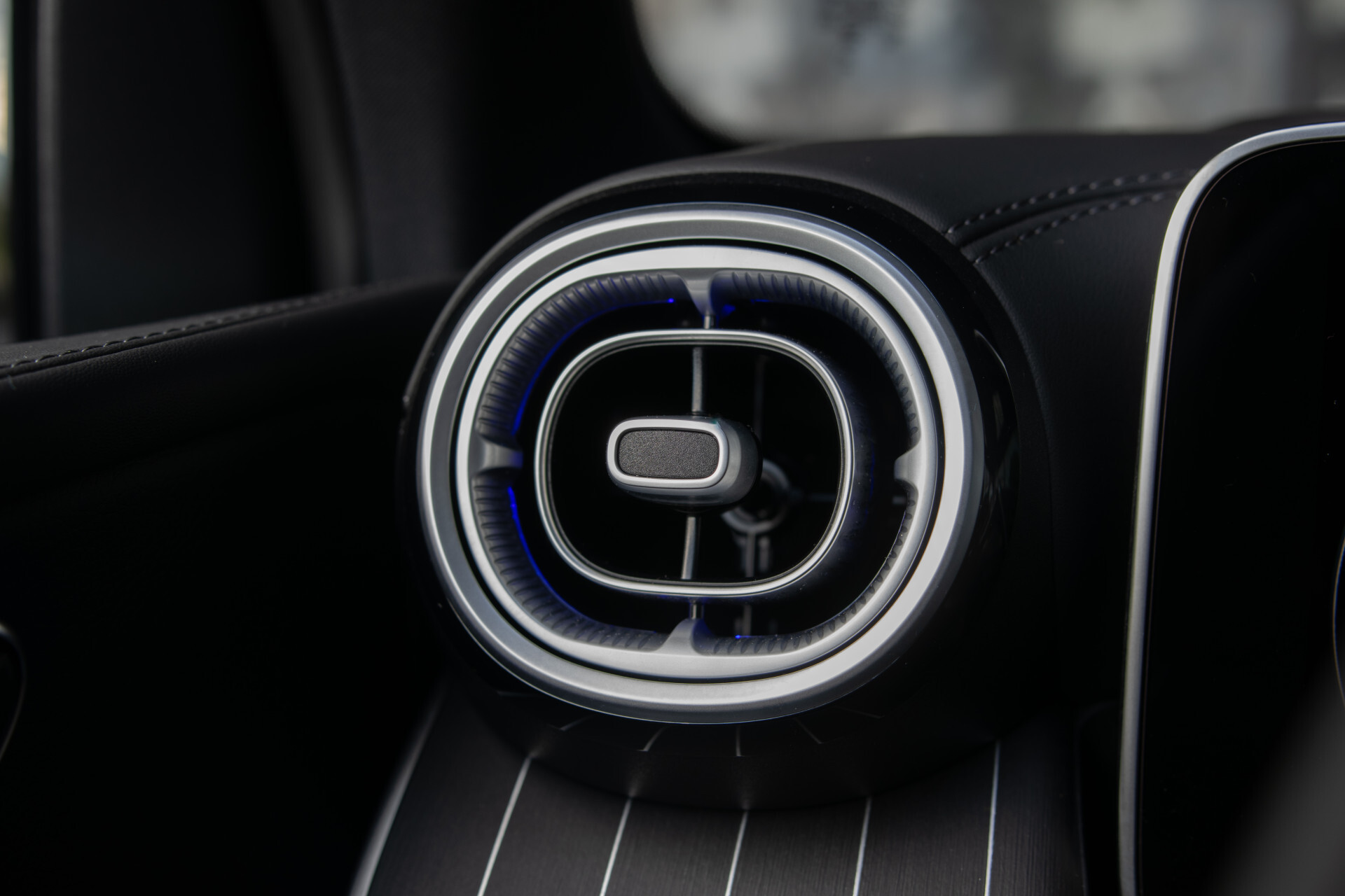 Mercedes-Benz GLC 400e 4M Edition AMG Luchtvering | Achterasbesturing | Rijassistentie Plus | Night | Stoelkoeling | Digital Light | Burmester 3D | Pano | Keyless Foto 22