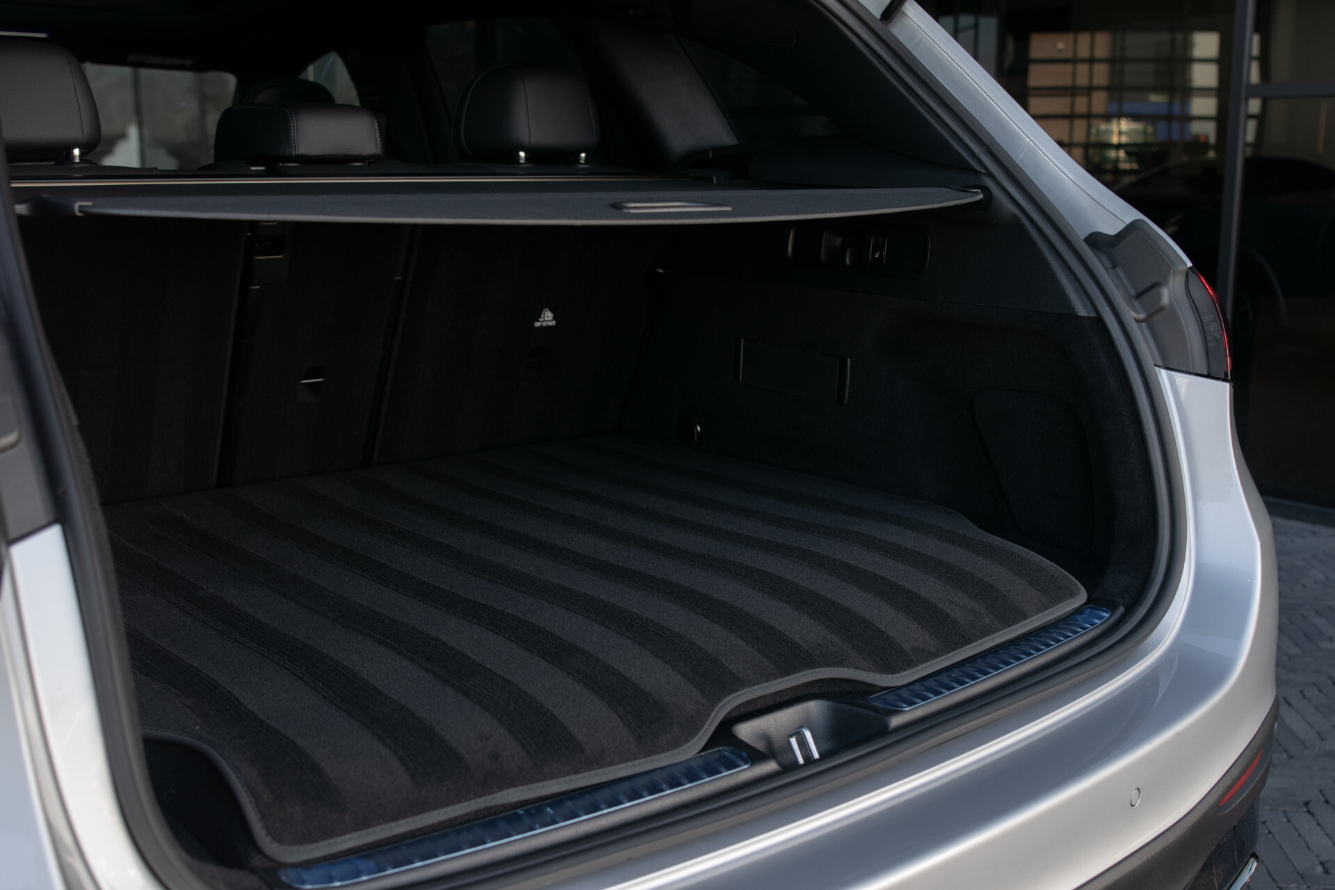 Mercedes-Benz GLC 400e 4M Edition AMG Luchtvering | Achterasbesturing | Rijassistentie Plus | Night | Stoelkoeling | Digital Light | Burmester 3D | Pano | Keyless Foto 30