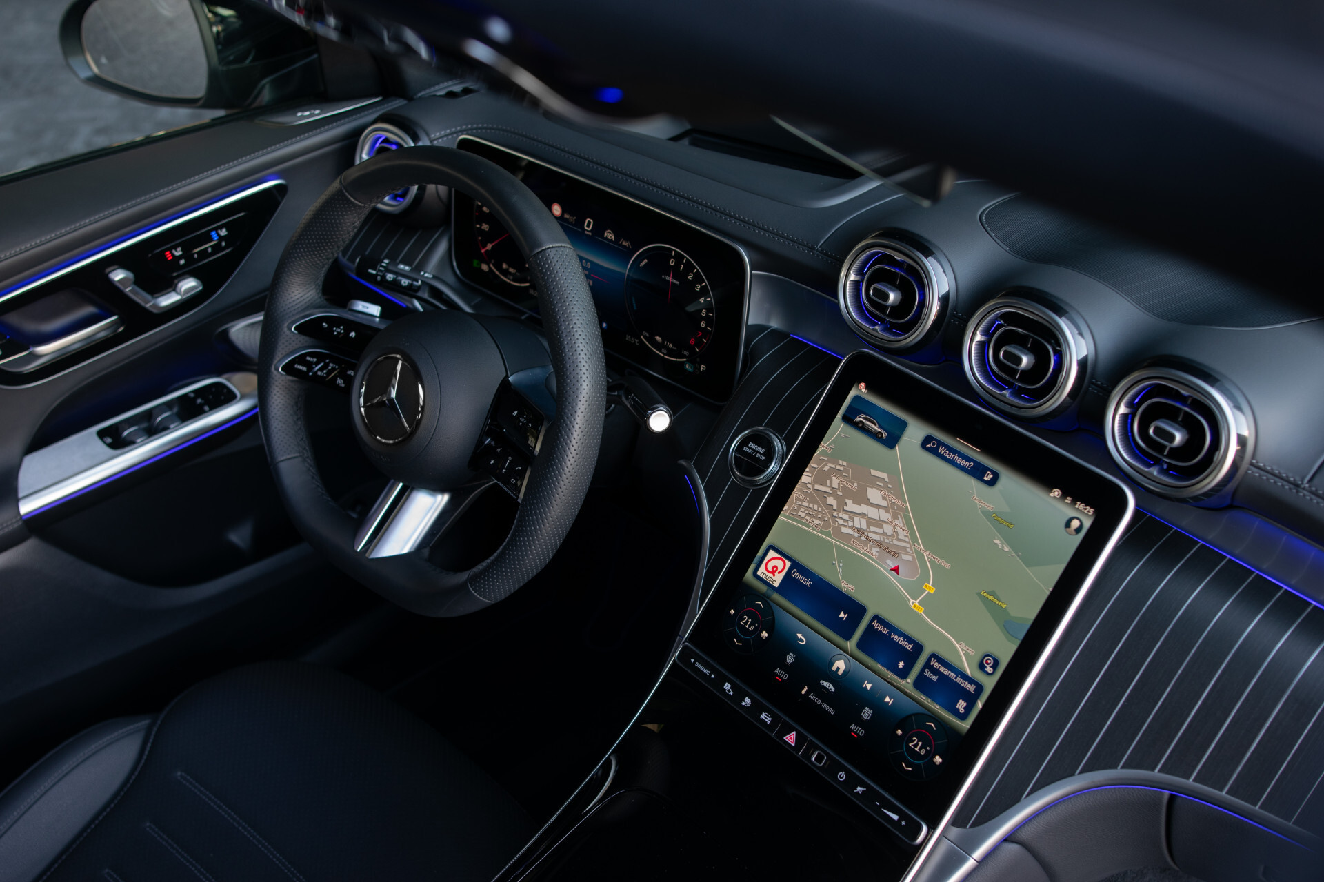 Mercedes-Benz GLC 400e 4M Edition AMG Luchtvering | Achterasbesturing | Rijassistentie Plus | Night | Stoelkoeling | Digital Light | Burmester 3D | Pano | Keyless Foto 33