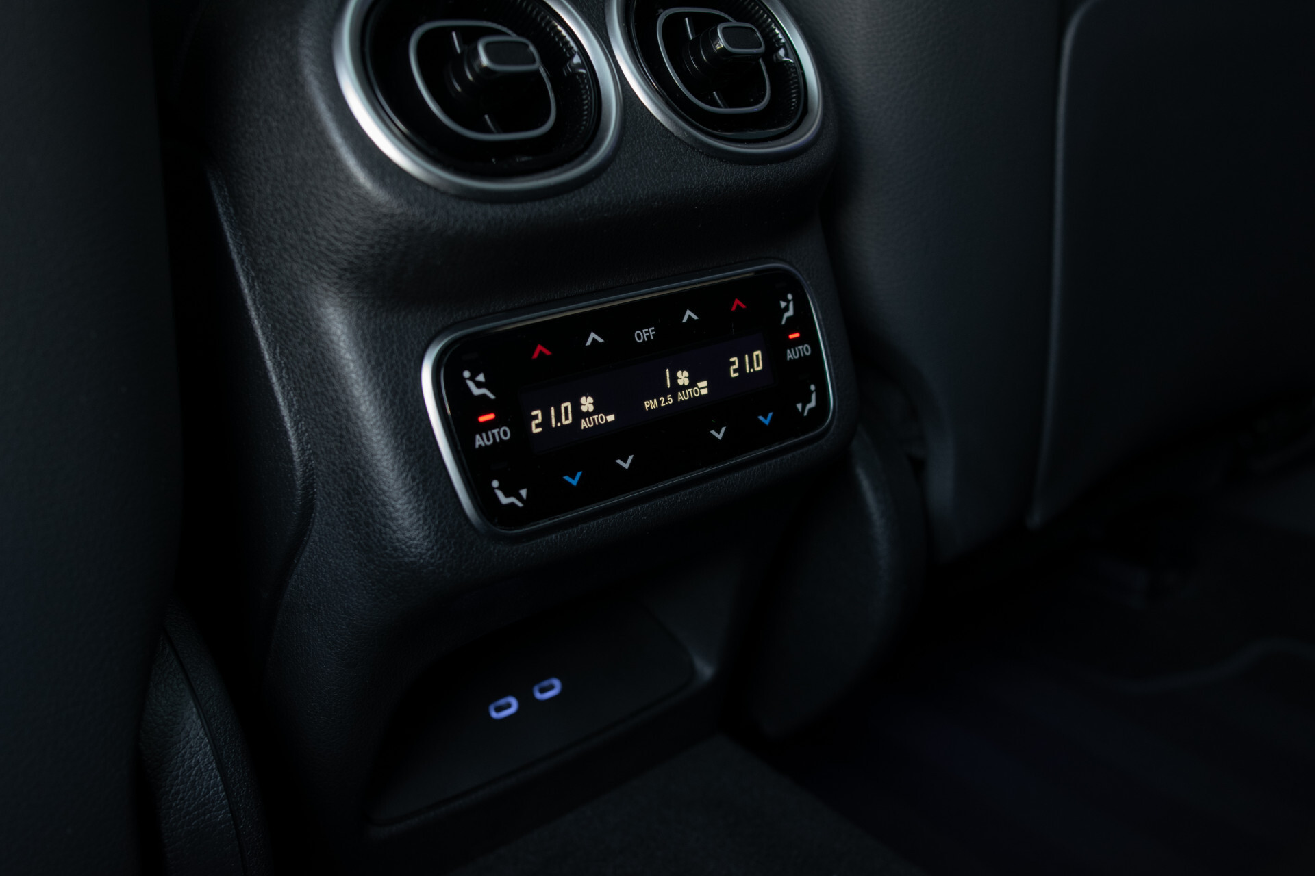 Mercedes-Benz GLC 400e 4M Edition AMG Luchtvering | Achterasbesturing | Rijassistentie Plus | Night | Stoelkoeling | Digital Light | Burmester 3D | Pano | Keyless Foto 37