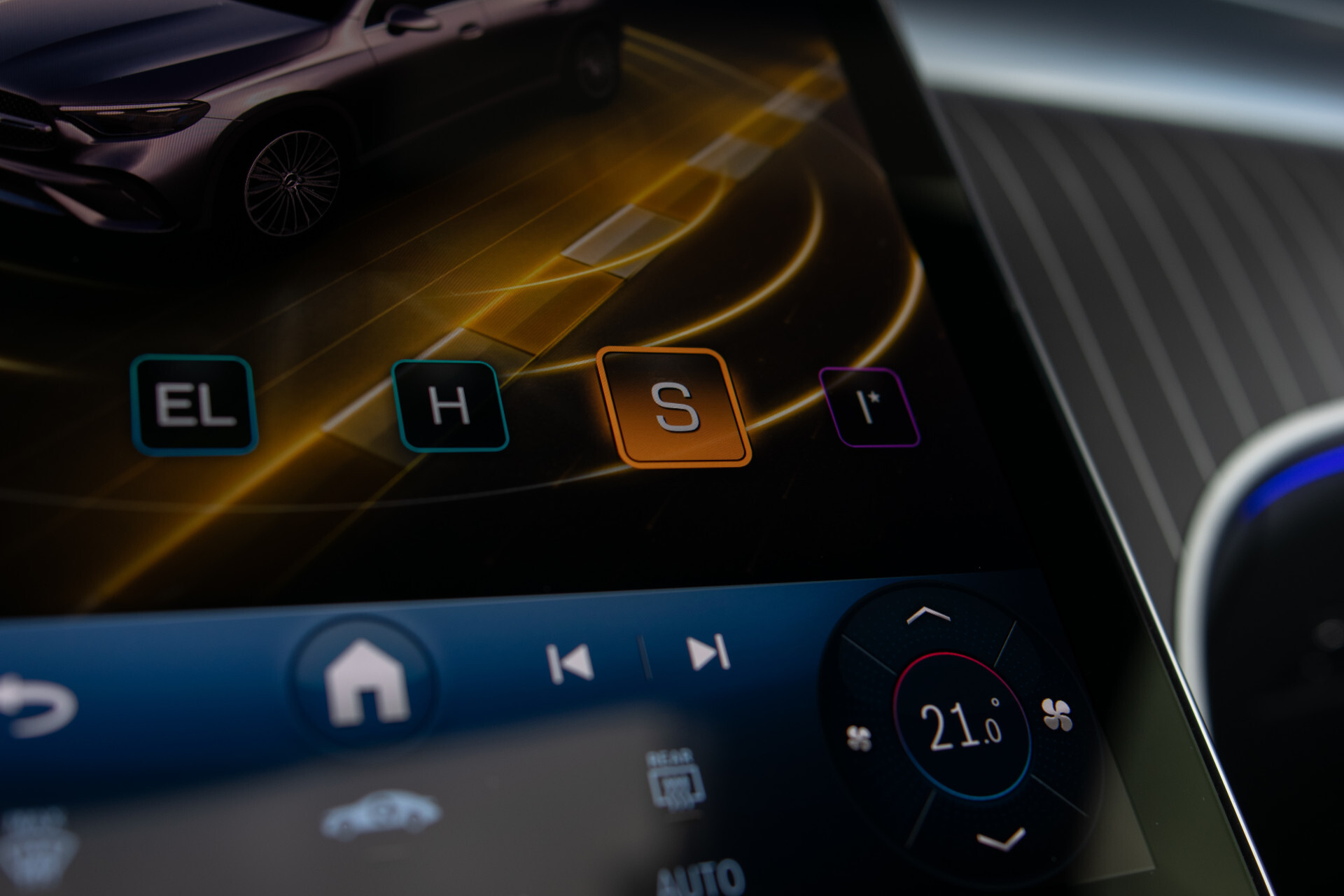 Mercedes-Benz GLC 400e 4M Edition AMG Luchtvering | Achterasbesturing | Rijassistentie Plus | Night | Stoelkoeling | Digital Light | Burmester 3D | Pano | Keyless Foto 50