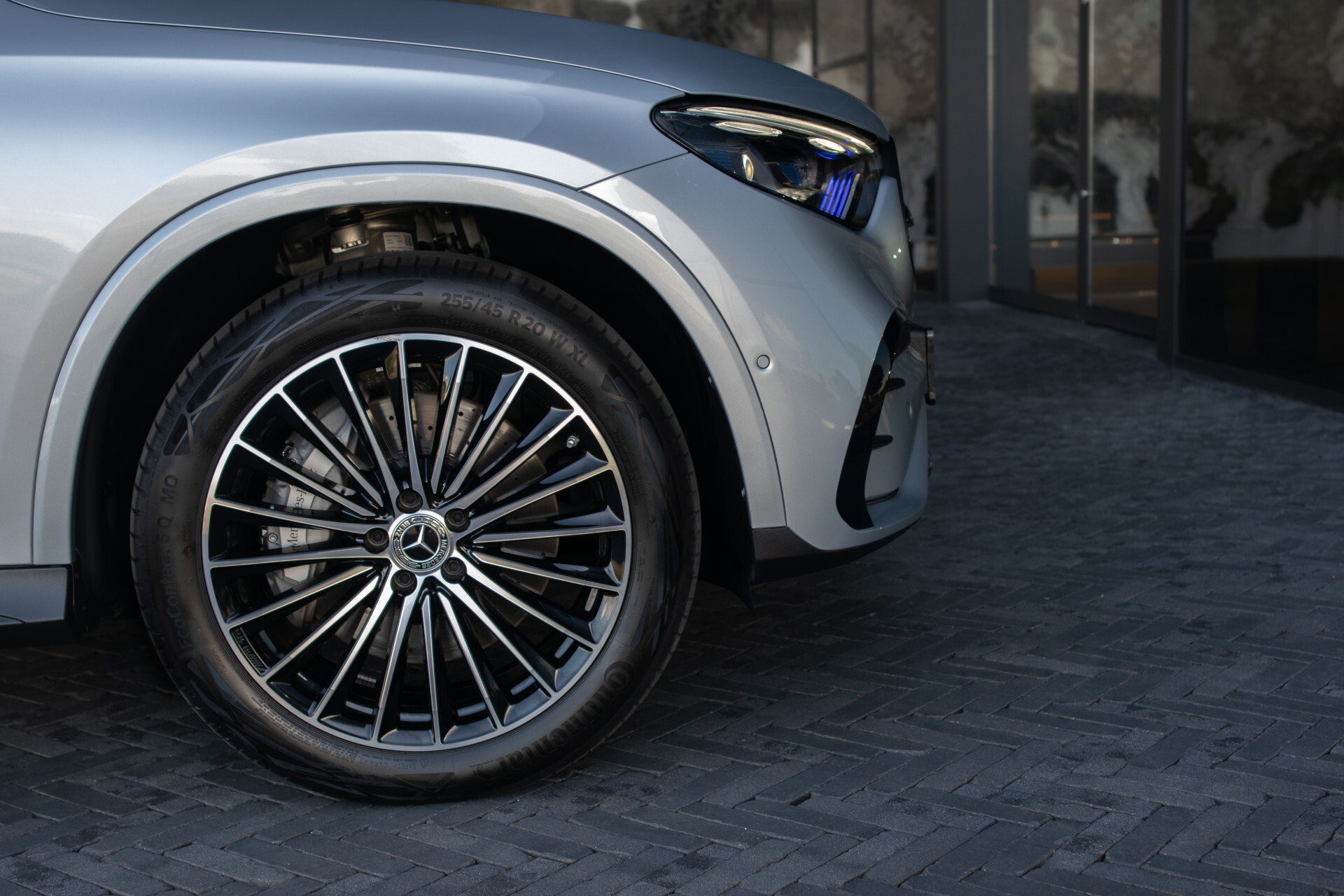 Mercedes-Benz GLC 400e 4M Edition AMG Luchtvering | Achterasbesturing | Rijassistentie Plus | Night | Stoelkoeling | Digital Light | Burmester 3D | Pano | Keyless Foto 51