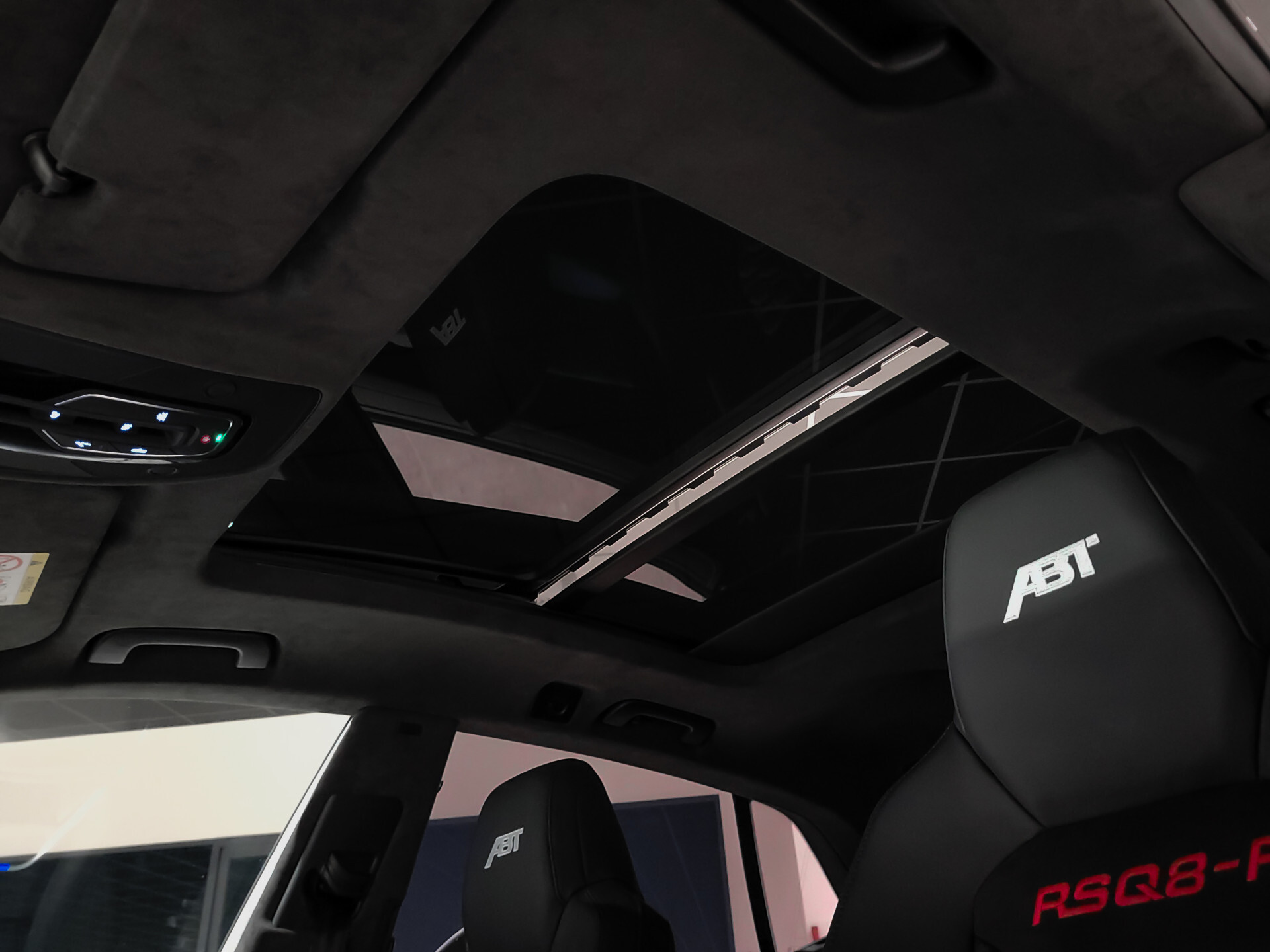 Audi Q8 4.0 TFSI RS Q8 R ABT 1 of 125 740PK | Carbon | FULL OPTIONS Foto 45